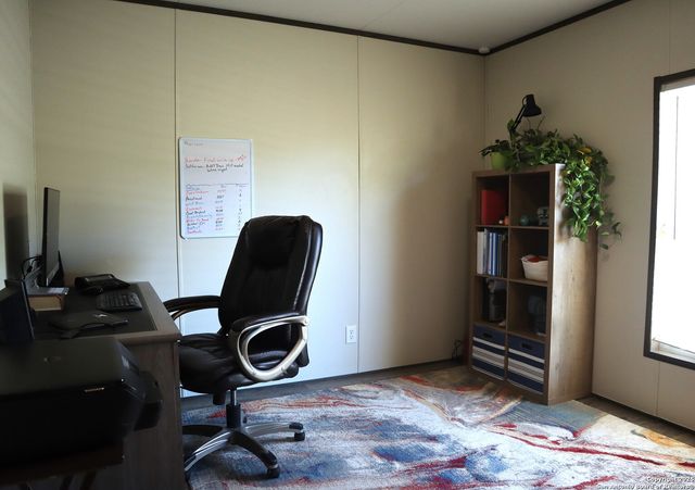 889 E 24th, Lakehills, TX 78063