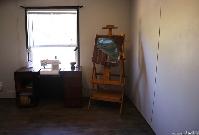 889 E 24th, Lakehills, TX 78063