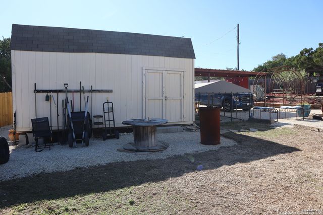 889 E 24th, Lakehills, TX 78063