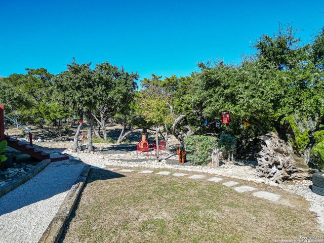 889 E 24th, Lakehills, TX 78063