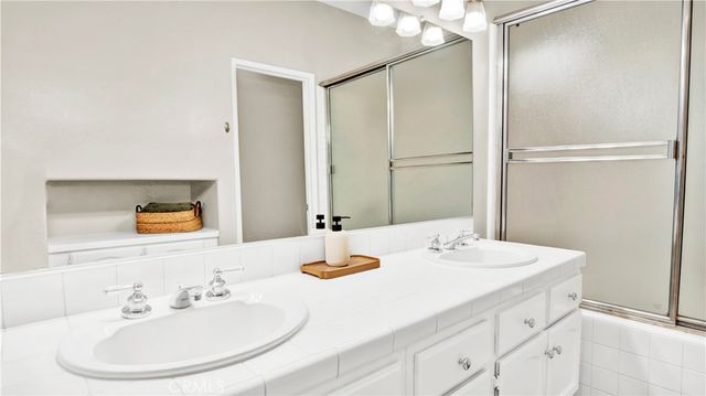 4790 Gondola, Oak Park, CA 91377