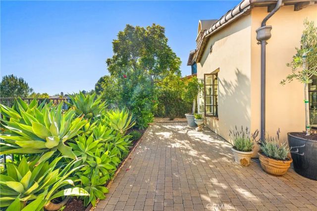 12 Gentle Breeze, Newport Coast, CA 92657