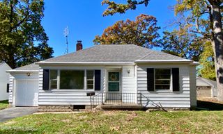 3331 Van Fleet Parkway, Toledo, OH 43615
