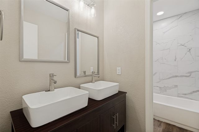 914 S Hyde Park Avenue, Denison, TX 75020