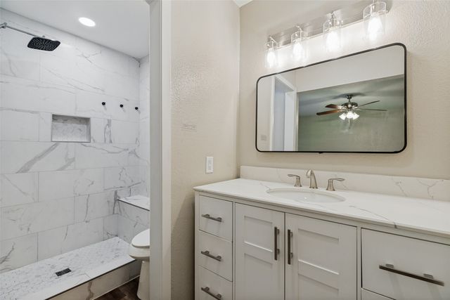 914 S Hyde Park Avenue, Denison, TX 75020