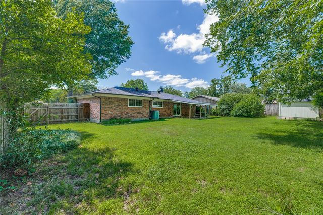 914 S Hyde Park Avenue, Denison, TX 75020