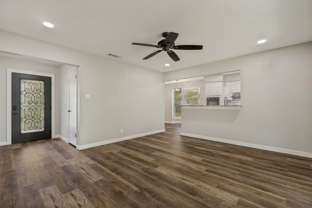 914 S Hyde Park Avenue, Denison, TX 75020