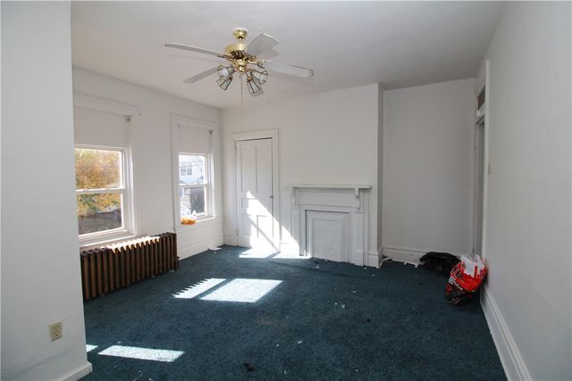 814 Etna St, Mckees Rocks, PA 15136