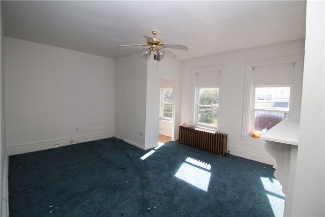 814 Etna St, Mckees Rocks, PA 15136