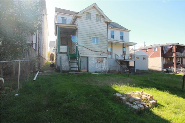 814 Etna St, Mckees Rocks, PA 15136