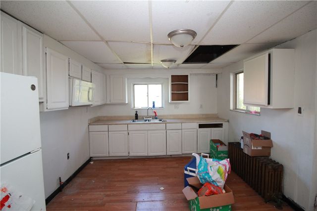 814 Etna St, Mckees Rocks, PA 15136