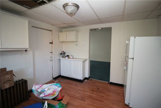 814 Etna St, Mckees Rocks, PA 15136