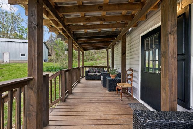 805 Harris Rd, Dickson, TN 37055