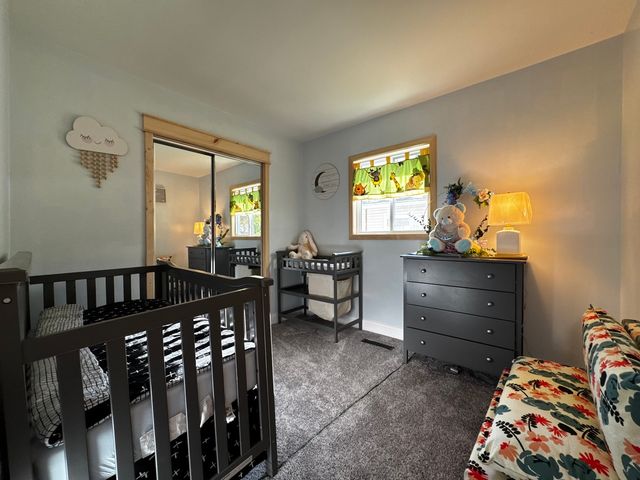 327 Tulsa Avenue, Carpentersville, IL 60110