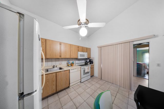 4255 Willow Pond Circle A, West Palm Beach, FL 33417