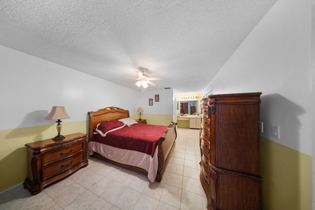 4255 Willow Pond Circle A, West Palm Beach, FL 33417