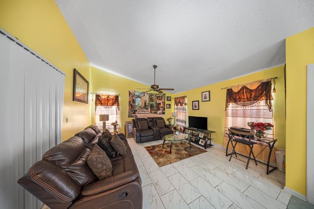 4255 Willow Pond Circle A, West Palm Beach, FL 33417