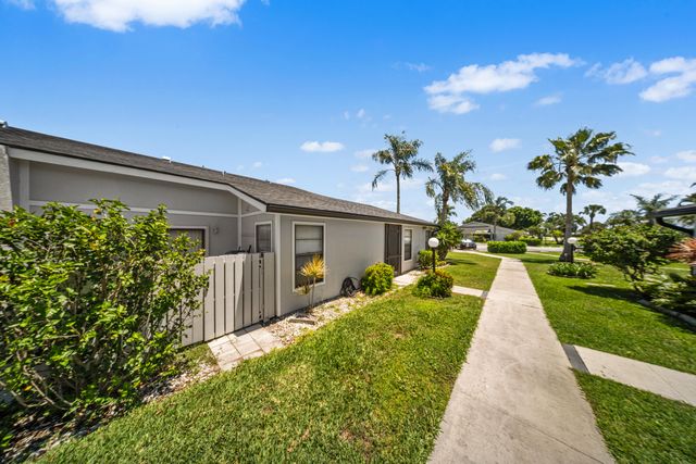 4255 Willow Pond Circle A, West Palm Beach, FL 33417