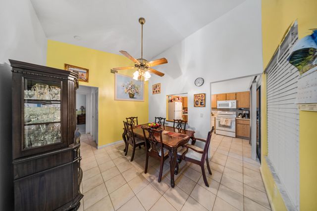 4255 Willow Pond Circle A, West Palm Beach, FL 33417