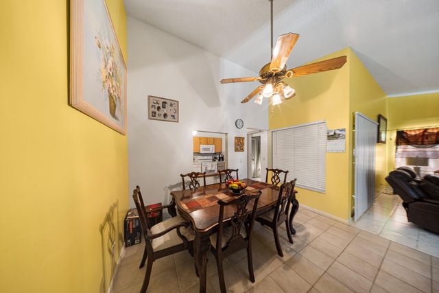 4255 Willow Pond Circle A, West Palm Beach, FL 33417