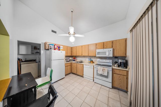 4255 Willow Pond Circle A, West Palm Beach, FL 33417