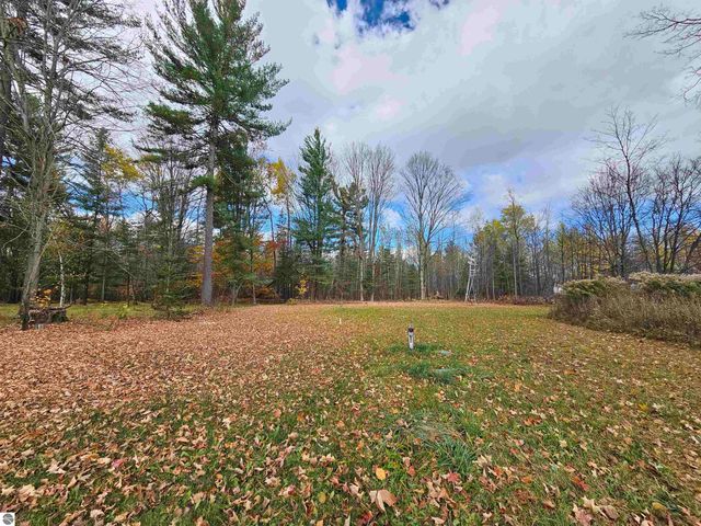 520 W Houghton Lake Road, Lake City, MI 49651