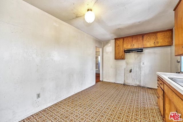 13260 Winfield Street, Panorama City (los Angeles), CA 91402