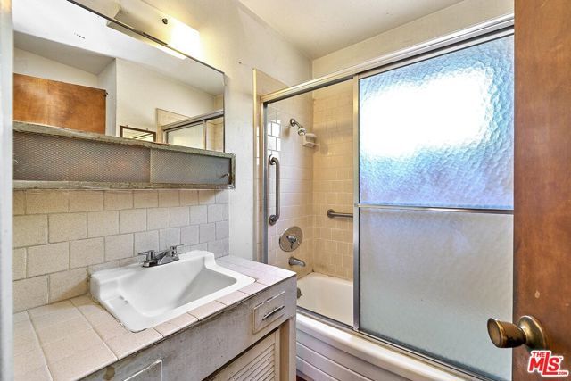13260 Winfield Street, Panorama City (los Angeles), CA 91402