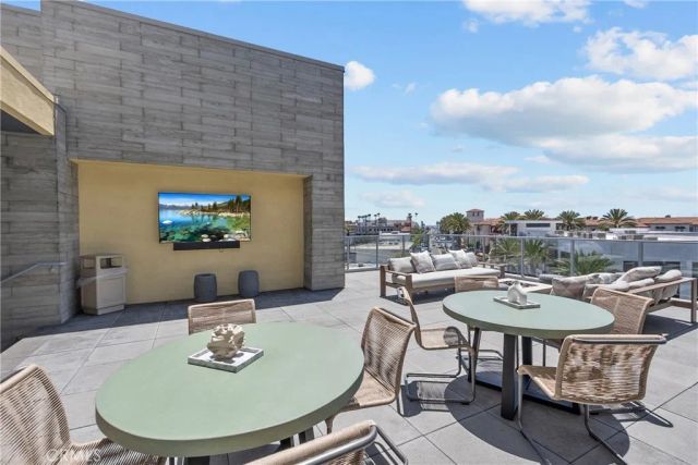 414 Main Street 200, Huntington Beach, CA 92648