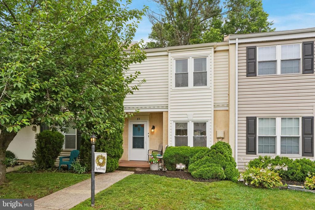 32 UNAMI TRL, Chalfont, PA 18914
