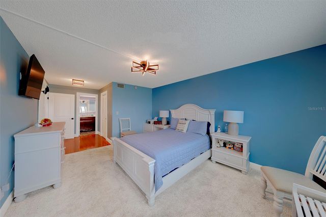 19029 US HIGHWAY 19 N 9-704, Clearwater, FL 33764