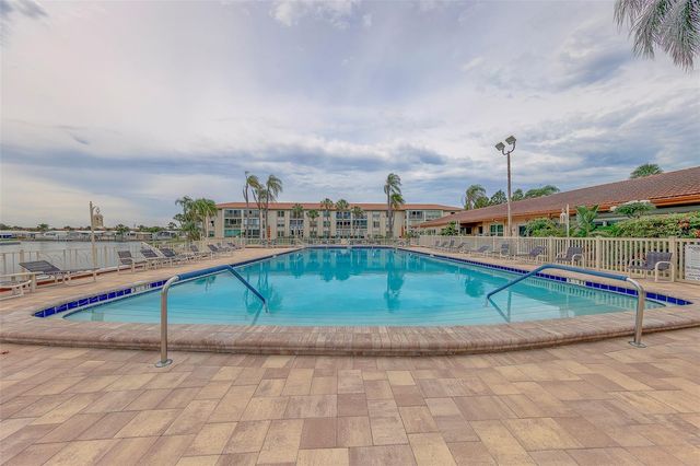 19029 US HIGHWAY 19 N 9-704, Clearwater, FL 33764
