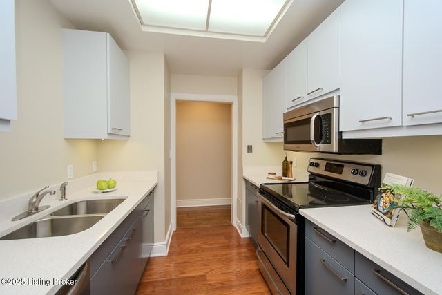 711 W Main St J, Louisville, KY 40202