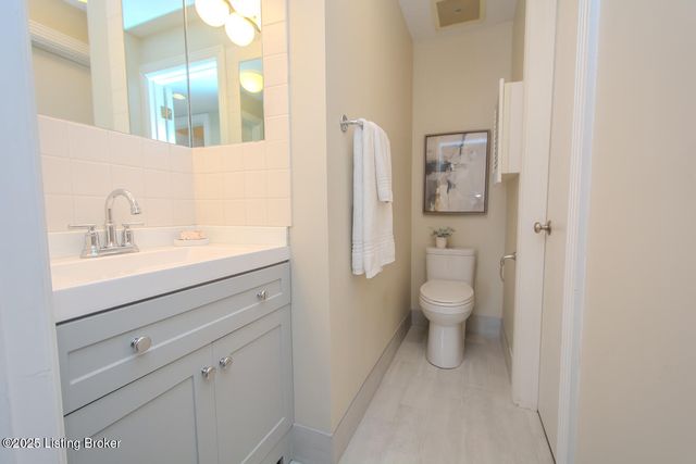 711 W Main St J, Louisville, KY 40202