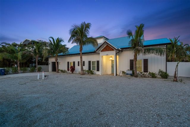305 73RD STREET, Holmes Beach, FL 34217