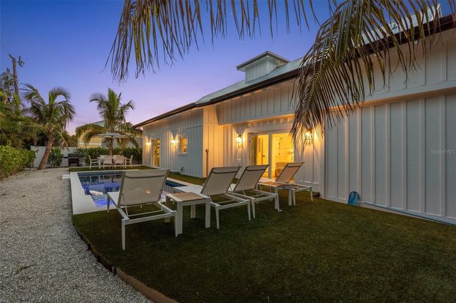 305 73RD STREET, Holmes Beach, FL 34217