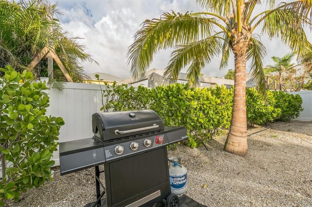 305 73RD STREET, Holmes Beach, FL 34217