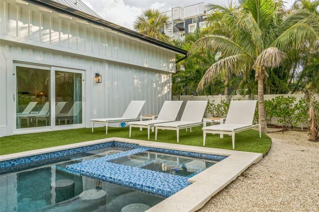 305 73RD STREET, Holmes Beach, FL 34217