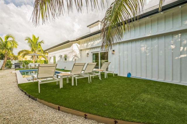 305 73RD STREET, Holmes Beach, FL 34217