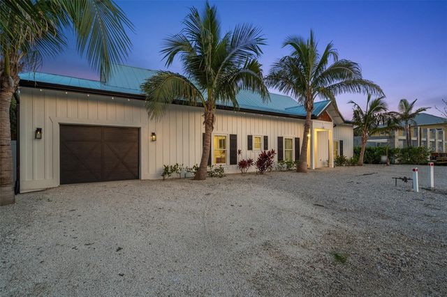 305 73RD STREET, Holmes Beach, FL 34217