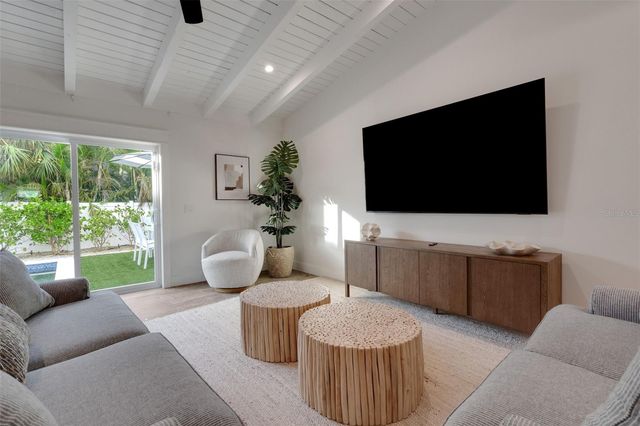 305 73RD STREET, Holmes Beach, FL 34217