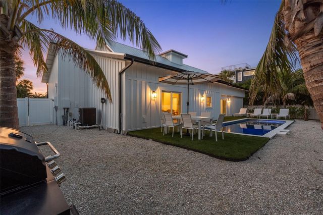 305 73RD STREET, Holmes Beach, FL 34217