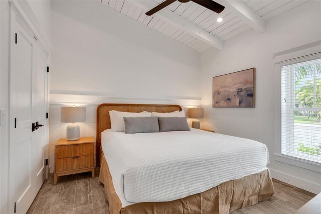 305 73RD STREET, Holmes Beach, FL 34217