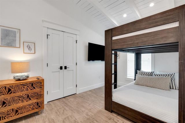 305 73RD STREET, Holmes Beach, FL 34217