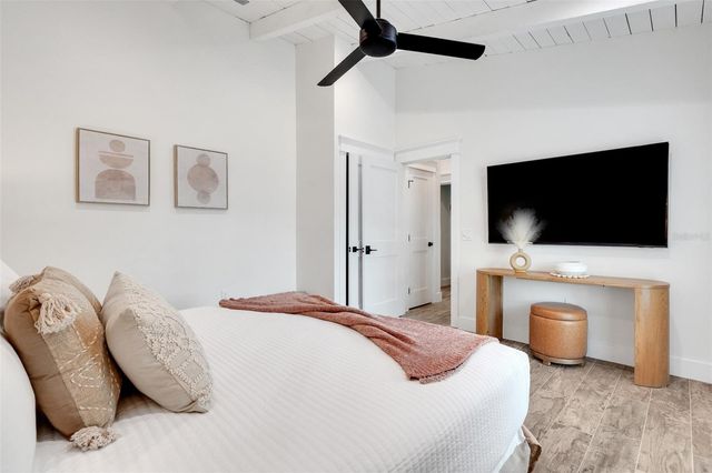 305 73RD STREET, Holmes Beach, FL 34217