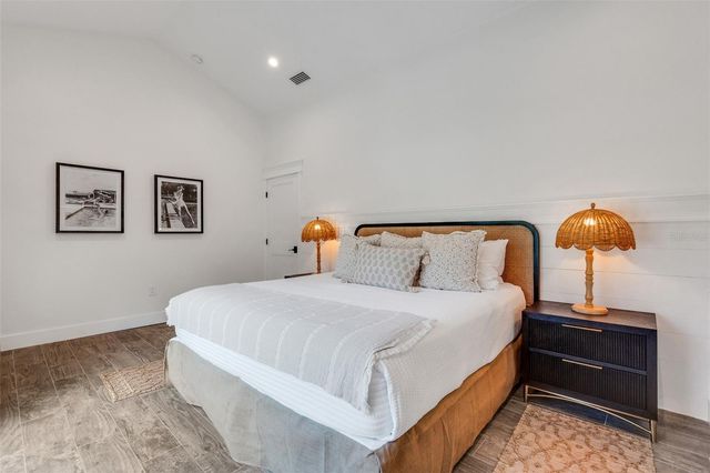 305 73RD STREET, Holmes Beach, FL 34217