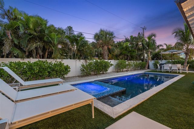 305 73RD STREET, Holmes Beach, FL 34217