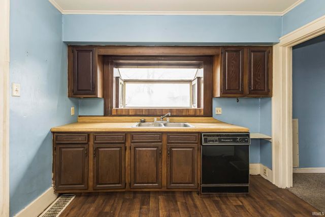 415 S Buffalo Street, Warsaw, IN 46580