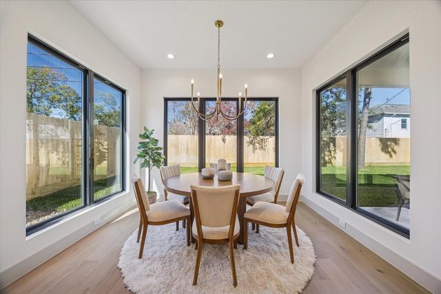 1622 Candlelight, Houston, TX 77018