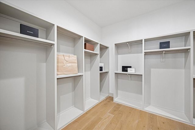 1622 Candlelight, Houston, TX 77018